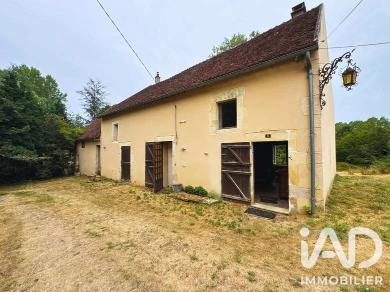 Maison 5 pièces 143 m² · à Perroy · 143 m² · 105 000 €