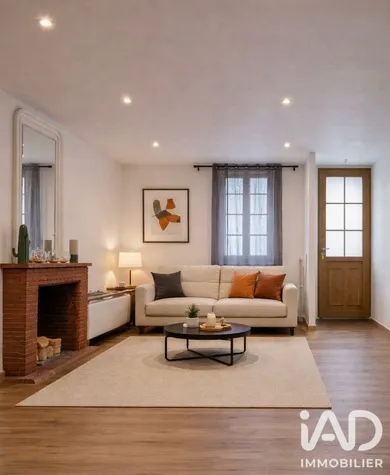 Townhouse in Saintes (17100)