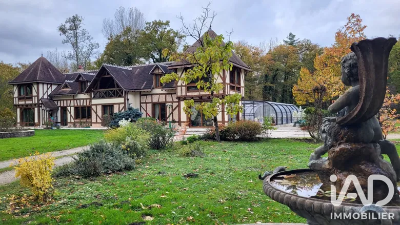 Maison 10 pièces 235 m² · à Pruniers-en-Sologne · 235 m² · 585 200 €