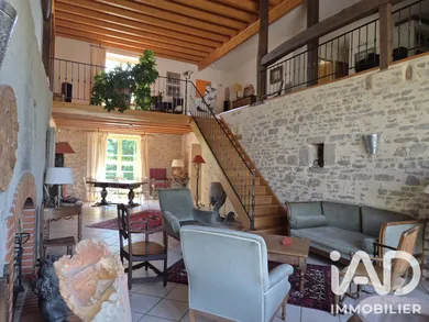 Mansion in Tromarey (70150)