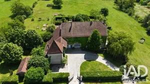 Mansion in Tromarey (70150)