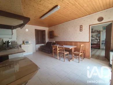 Maison de village à Val en Vignes (79290)