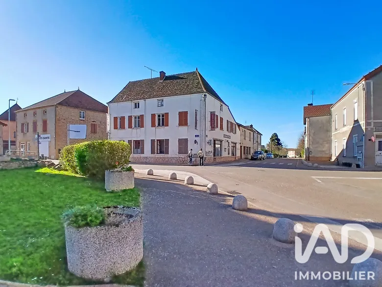 Maison 10 pièces 389 m² · à Gibles · 389 m² · 145 000 €