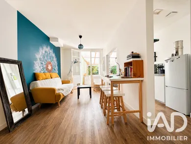 Apartment in Bordeaux (33300)