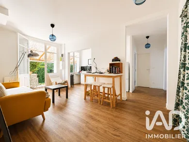 Apartment in Bordeaux (33300)