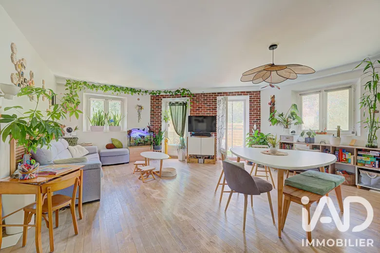 Appartement 3 pièces 83 m² · à Émerainville · 83 m² · 239 000 €