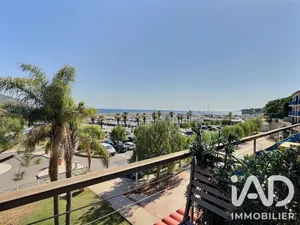 Appartement à Saint-Cyr-sur-Mer (83270)