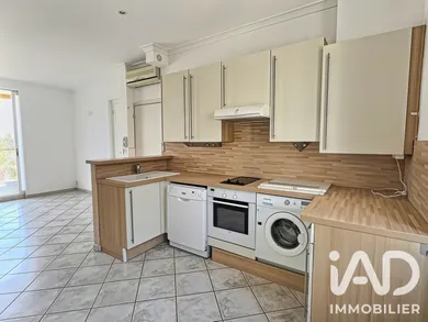 Appartement à Saint-Cyr-sur-Mer (83270)