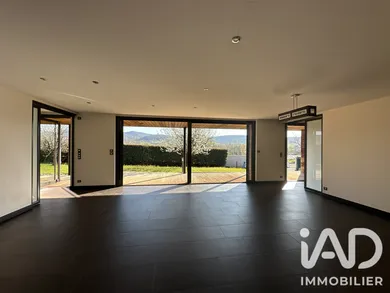 Maison d'architecte à Saint-Laurent-les-Tours (46400)