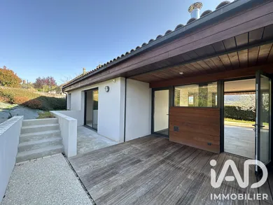 Maison d'architecte à Saint-Laurent-les-Tours (46400)
