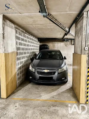 Parking in Nice (06300)