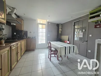 Village house in Entraigues-sur-la-Sorgue (84320)