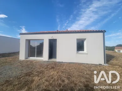 Maison à Montournais (85700)