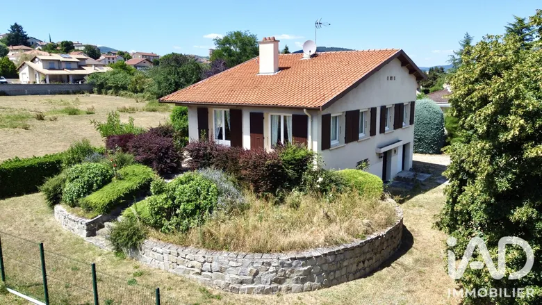 Maison 6 pièces 120 m² · à Roiffieux · 120 m² · 230 000 €