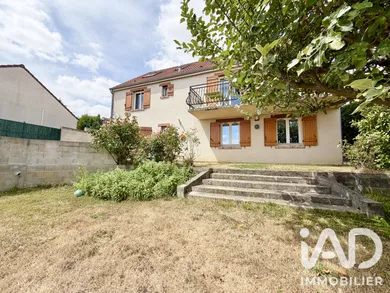 Maison traditionnelle à Crégy-lès-Meaux (77124)