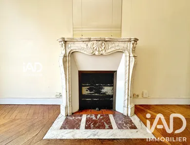 Apartment in Paris (75010)