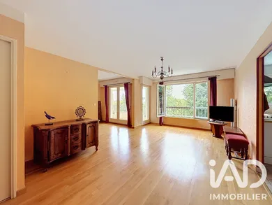 Apartment in Montmorency (95160)