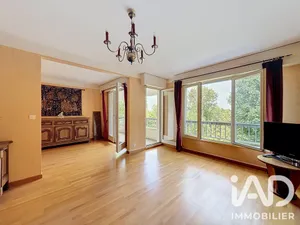 Apartment in Montmorency (95160)