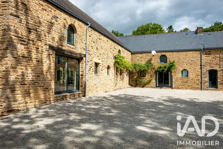 Maison 10 pièces 408 m² · à Plaudren · 408 m² · 845 000 €