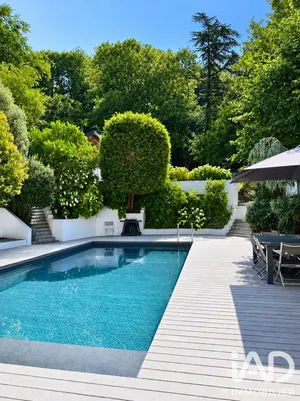 Architectural house in Bougival (78380)
