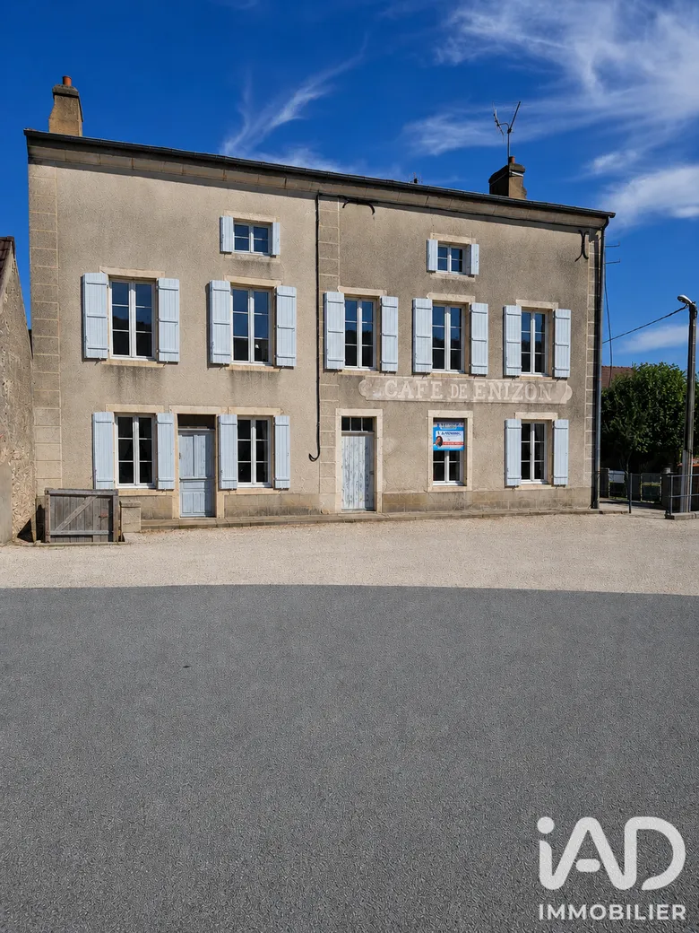 Maison 15 pièces 741 m² · à Bragny-sur-Saône · 741 m² · 120 000 €