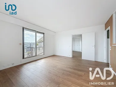 Apartment in Paris (75015)