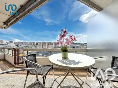 Apartment in Paris (75015)
