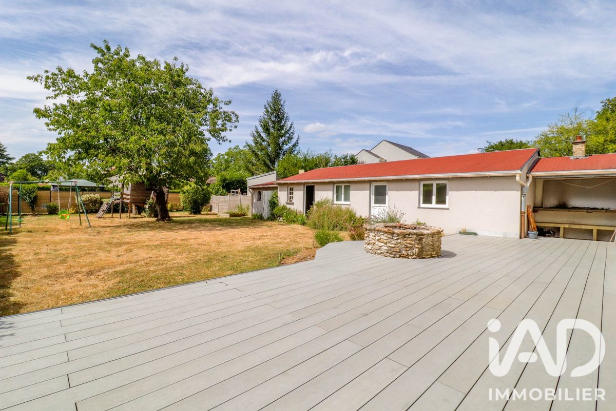 Maison 7 pièces de 150 m² à Magny-les-Hameaux (78114)