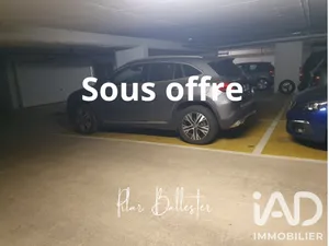 Parking à Paris (75015)
