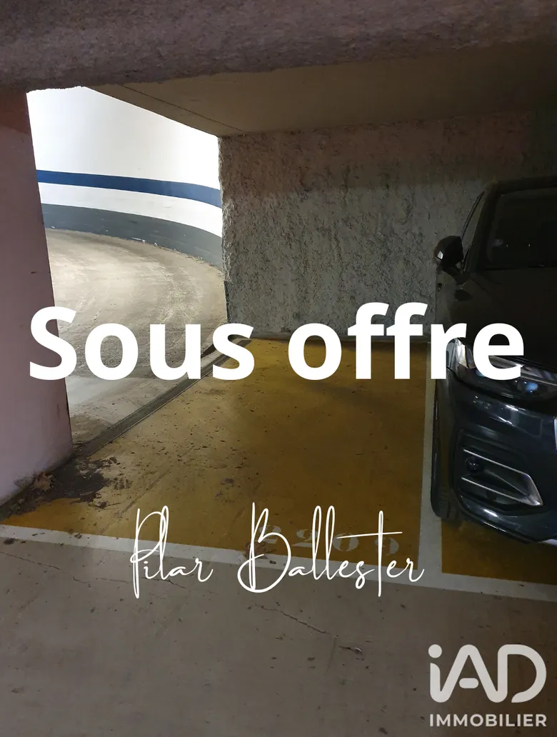 Parking 12 m² · à Paris · 12,2 m² · 35 000 €