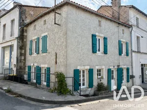 Maison de village à Barbezieux-Saint-Hilaire (16300)