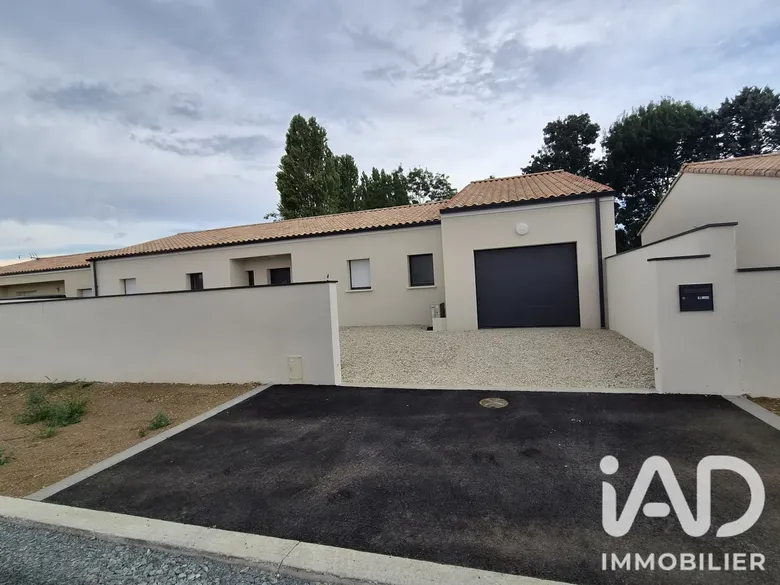 Maison 6 pièces 136 m² · à Coulon · 136 m² · 337 000 €