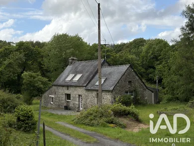 Maison de campagne à Bulat-Pestivien (22160)