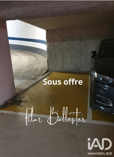 Parking à Paris (75015)