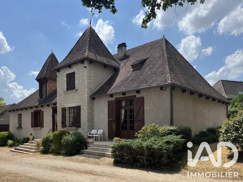 Maison 6 pièces 183 m² · à Objat · 183 m² · 230 000 €