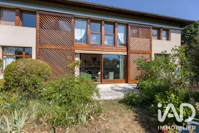 Architectural house in Saint-Ismier (38330)