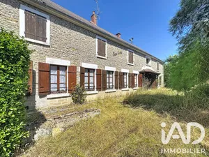 Traditional house in Varennes-lès-Narcy (58400)