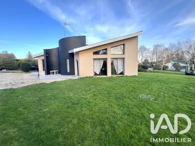 Architectural house in Le Houga (32460)