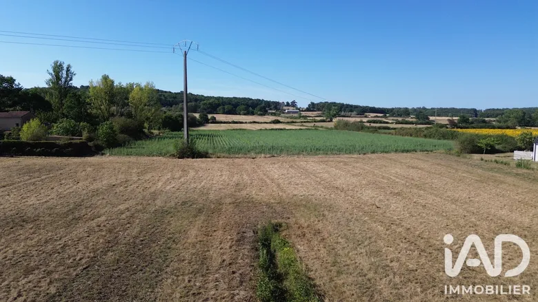 Terrain à bâtir à Saint-Germain-et-Mons (24520) · 26 300 €