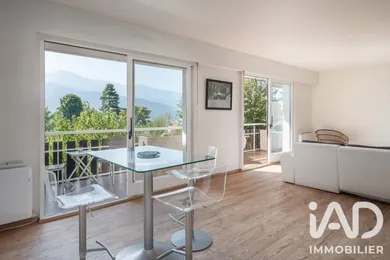 Apartment in Saint-Ismier (38330)