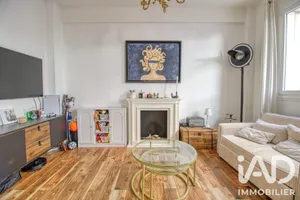 Apartment in Paris (75016)