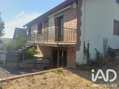 Village house in Unienville (10140)