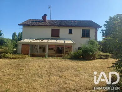 Village house in Unienville (10140)