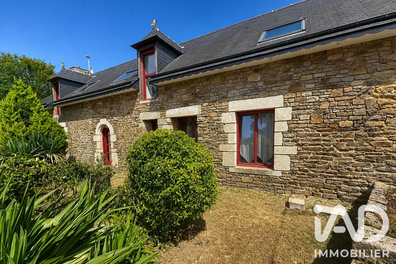 Maison 6 pièces 156 m² · à Laurenan · 156 m² · 262 000 €