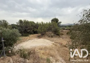 Building plot in Aramon (30390)