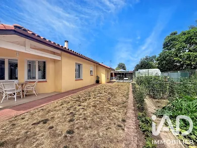 Traditional house in Sabres (40630)