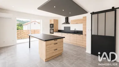 Townhouse in Lorette (42420)