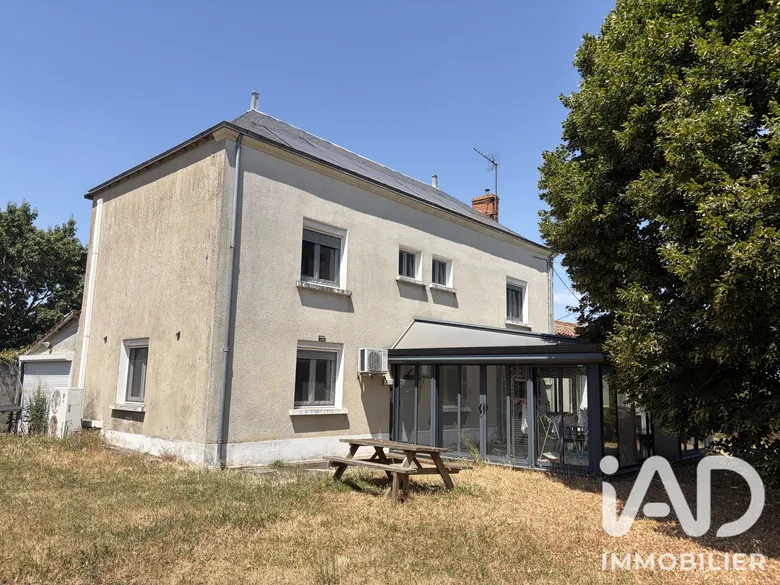 Maison 7 pièces 189 m² · à Airvault · 189 m² · 179 000 €