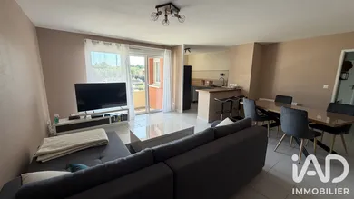 Apartment in Ambarès-et-Lagrave (33440)