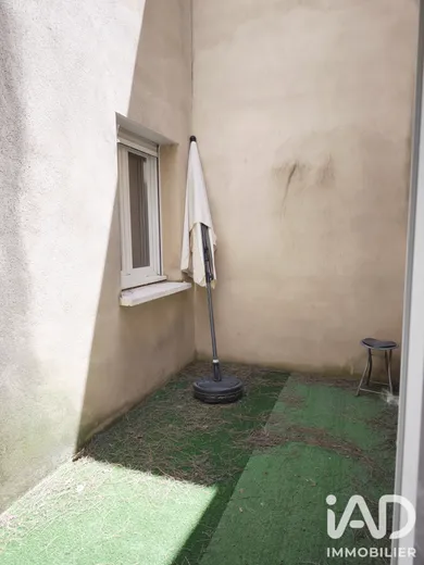 Apartment in Althen-des-Paluds (84210)